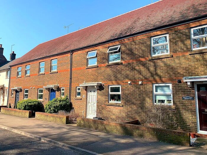 2 Bedroom Property To Rent In Lucetta Lane, Dorchester, DT1