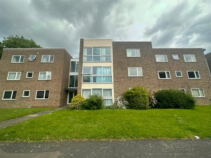 2 Bedroom Flat To Rent In The Spinney, Watford, WD17