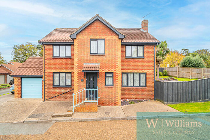 4 Bedroom Detached House For Sale In Brookfield Gardens, Binstead, PO33