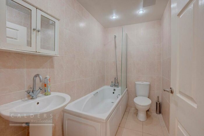 2 Bedroom Apartment For Sale In The Whitehouse, Tamworth, B79