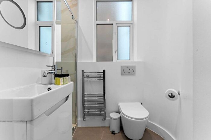 Studio To Rent In St Petersburgh Place, Bayswater, London, W2