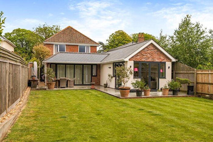 4 Bedroom Detached House For Sale In Queen Katherine Rd, Lymington, SO41