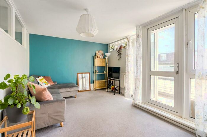 2 Bedroom Apartment To Rent In Oakley Square, London, NW1