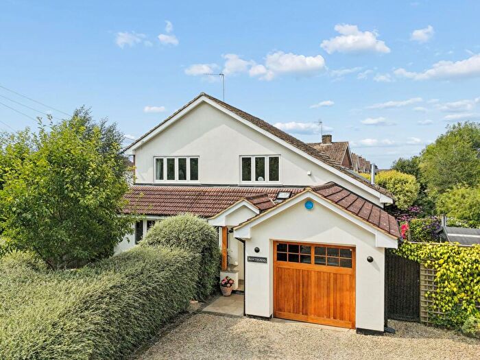 4 Bedroom Detached House For Sale In Nairdwood Lane, Prestwood, HP16