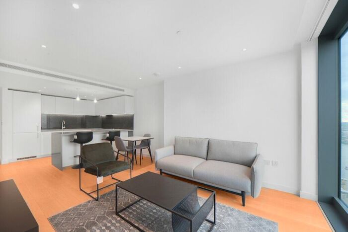 1 Bedroom Flat To Rent In Landmark Pinnacle London, E14