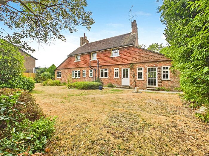 5 Bedroom Detached House For Sale In North Heath Lane, Horsham, RH12