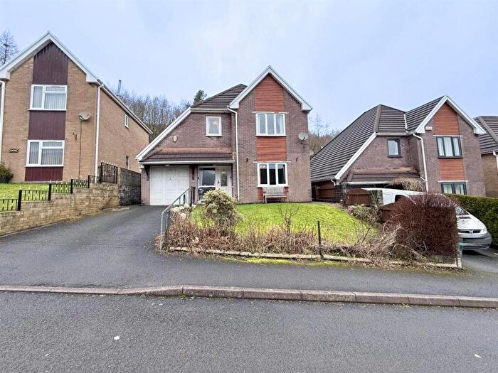 4 Bedroom Detached House For Sale In Heol-Y-Gelli, Aberdare, CF44
