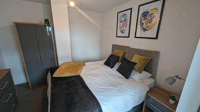 1 Bedroom Flat To Rent In Paragon, Seymour Grove, M16