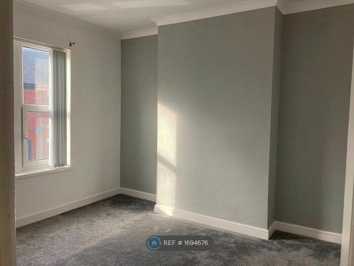 2 Bedroom Flat To Rent In Frobisher Street, Hebburn, NE31