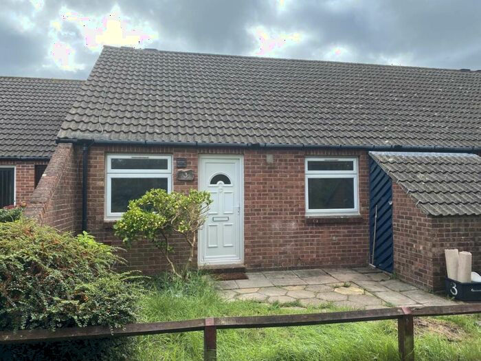 2 Bedroom Terraced Bungalow To Rent In Turnberry Walk, Brislington, Bristol, BS4