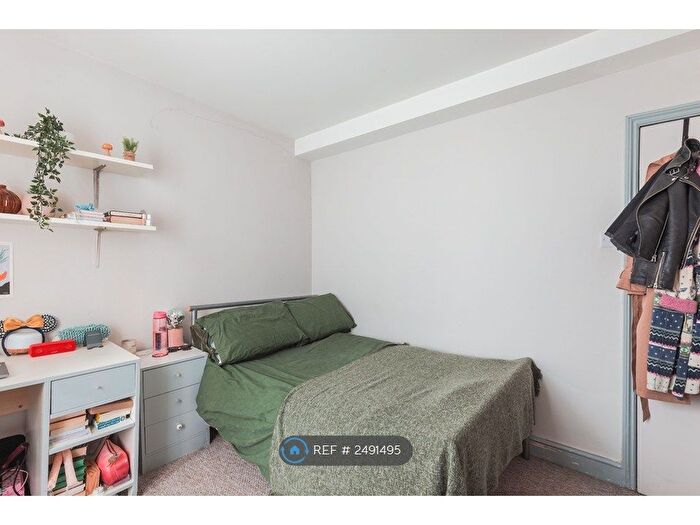 4 Bedroom Flat To Rent In Tavistock Place, London, WC1H
