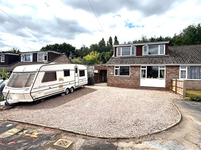 3 Bedroom Semi-Detached House For Sale In Knights Crescent, Newent, GL18