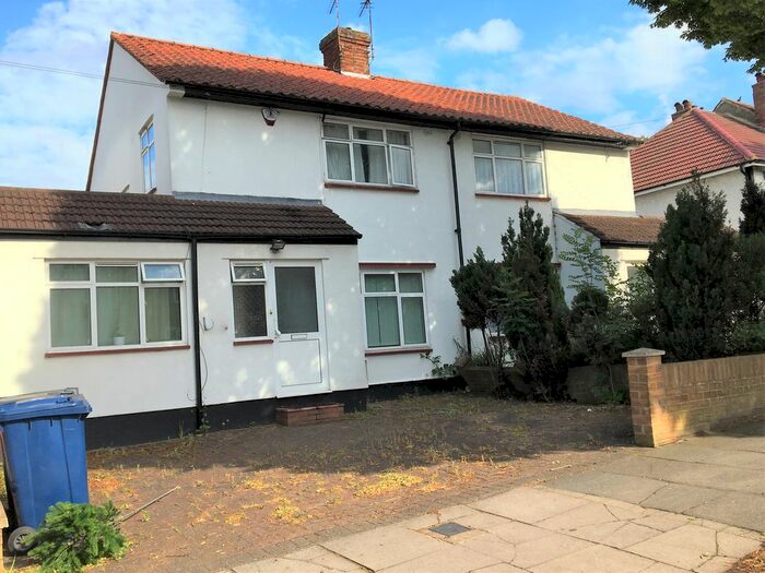 4 Bedroom Terraced House To Rent In Allenby Road, Southall, London, UB1