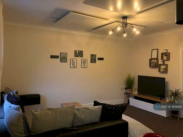 1 Bedroom Flat To Rent In Regent Street, Rugby, CV21