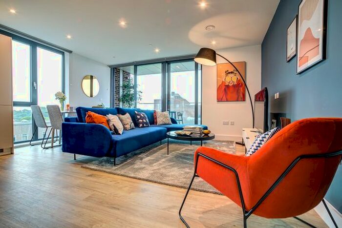 2 Bedroom Flat To Rent In Windsor House, Fairfield Avenue, TW18