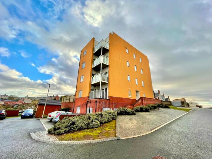 2 Bedroom Flat To Rent In Pearse Close, Penarth, CF64