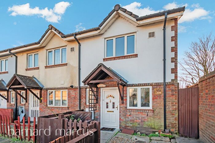 2 Bedroom Property To Rent In Orchard Road, Feltham, TW13