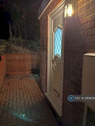 1 Bedroom Flat To Rent In London Road, Chalfont St. Giles, HP8