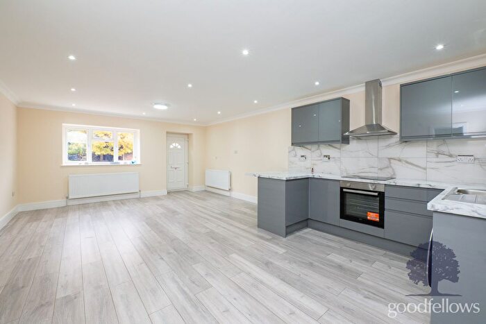 2 Bedroom Flat To Rent In Butter Hill, Wallington, SM6