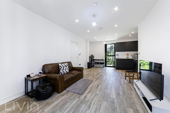 2 Bedroom Flat To Rent In Ellessee House, Leslie Park Road, Croydon, CR0