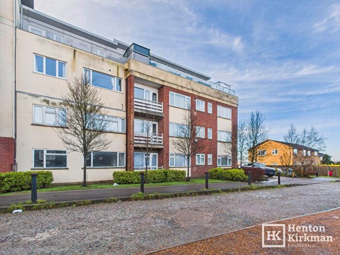 1 Bedroom Flat For Sale In St Ediths Court, Billericay, CM12