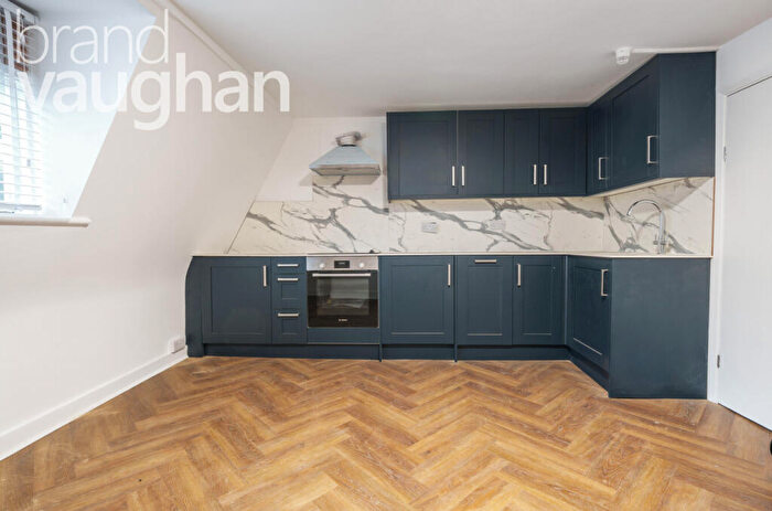1 Bedroom Flat To Rent In Queens Road, Brighton, East Sussex, BN1