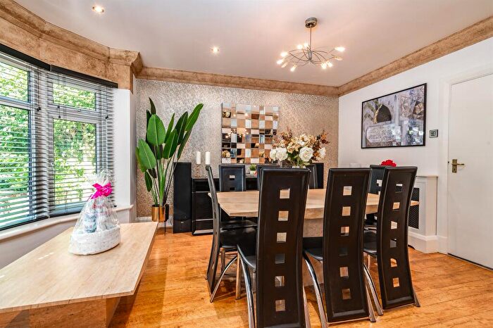 7 Bedroom Detached House For Sale In Broadway, Peterborough, PE1