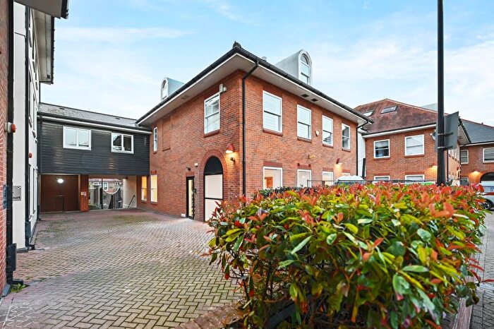 1 Bedroom Flat To Rent In Ac Court, Thames Ditton, KT7