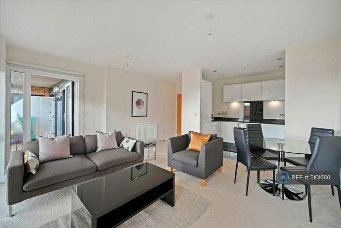 1 Bedroom Flat To Rent In Clarence Avenue, Redbridge, IG2