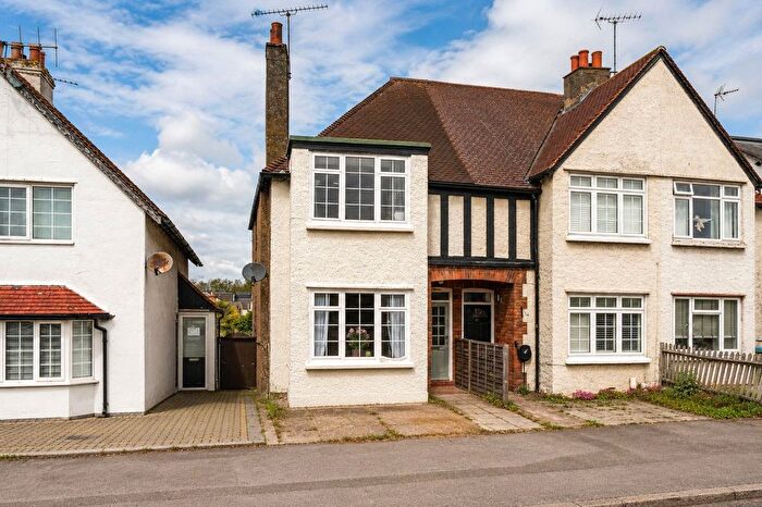 2 Bedroom End Of Terrace House For Sale In Portsmouth Road, Cobham, Surrey, KT11