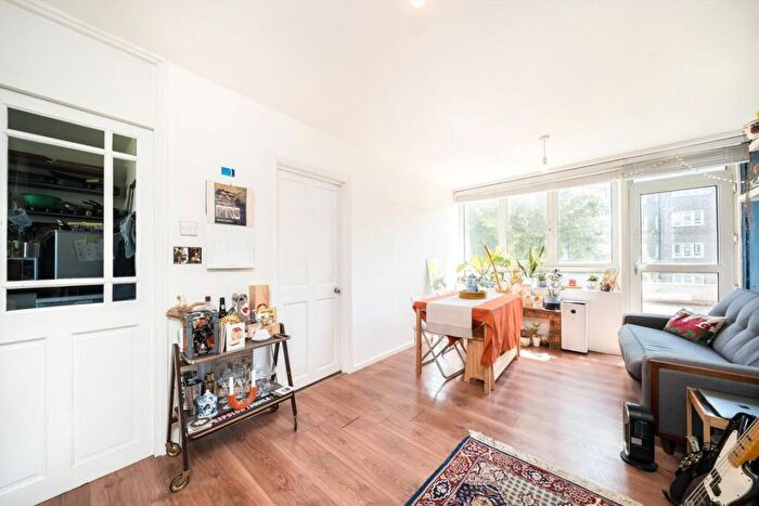 1 Bedroom Flat For Sale In Nunhead Crescent, Peckham, SE15