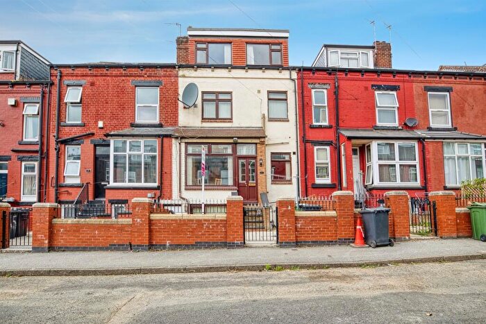 3 Bedroom Terraced House For Sale In St. Hildas Mount, Leeds, LS9