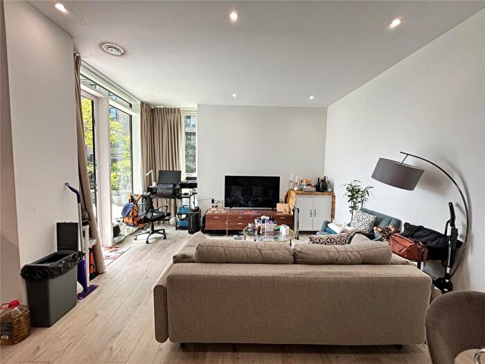 1 Bedroom Apartment To Rent In Hartingtons Court, Coster Avenue, Woodberry Down, N4