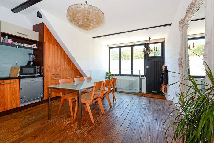 3 Bedroom Maisonette To Rent In Teesdale Street, Bethnal Green North, E2