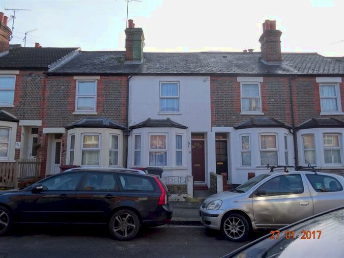3 Bedroom House To Rent In Brighton Road, Reading, RG6