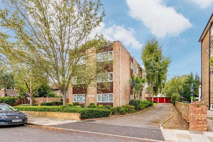 2 Bedroom Flat To Rent In Manor Road, Twickenham, TW2