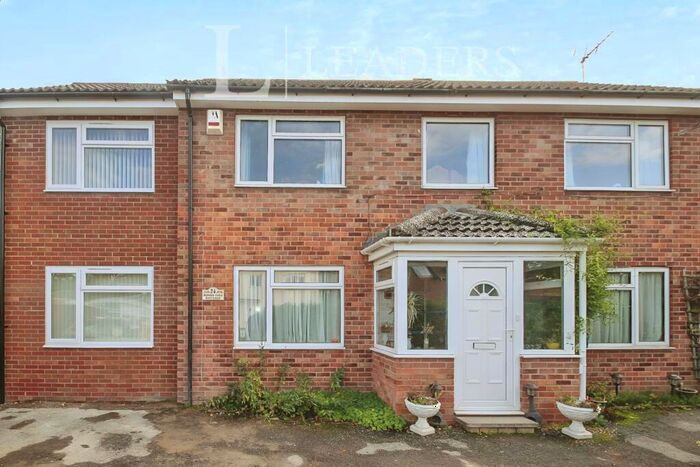 1 Bedroom Flat To Rent In Field Way, CB1