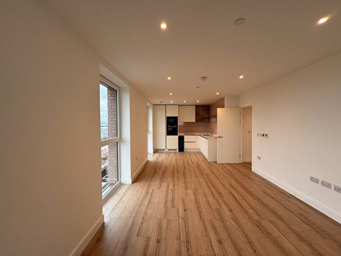 2 Bedroom Flat To Rent In Beresford Avenue, Wembley, HA0