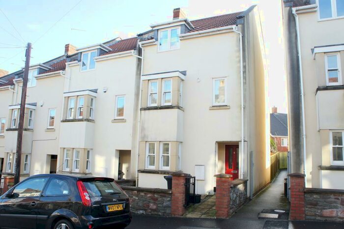 4 Bedroom End Of Terrace House To Rent In Lydia Court, Ashley Down, Bristol, BS7