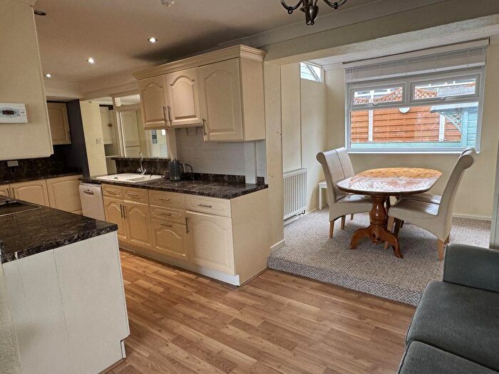 3 Bedroom Terraced House For Sale In Drax Avenue, Northport, Wareham, BH20 - Photo 2