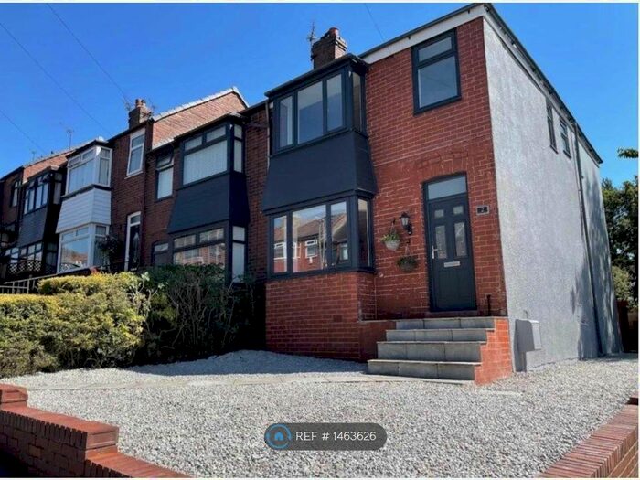 4 Bedroom Semi-Detached House To Rent In Heywood Avenue, Austerlands, Oldham, OL4