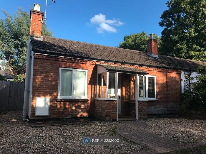 2 Bedroom Semi-Detached House To Rent In Chestnut Lane, Weybridge, KT13