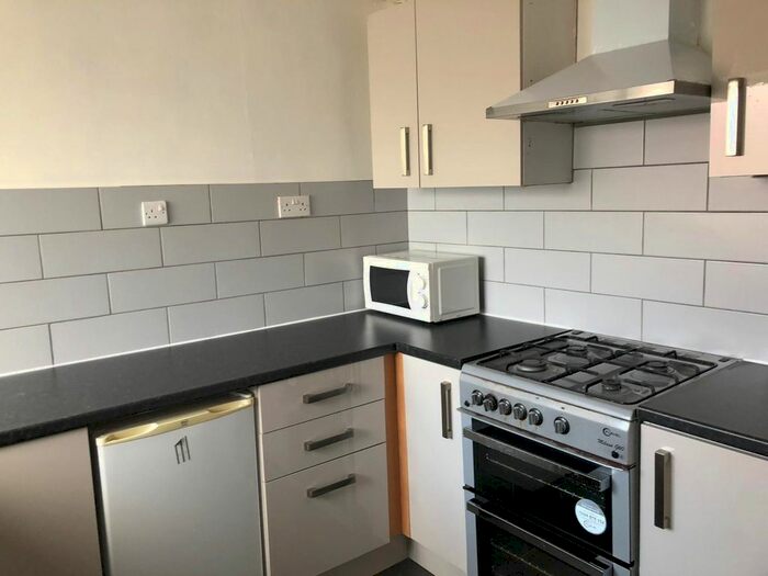 4 Bedroom Town House To Rent In Douglas Terrace, Newcastle Upon Tyne, NE4