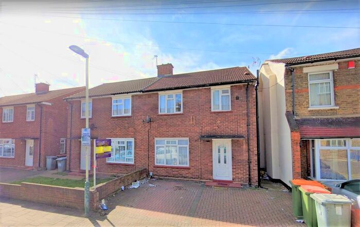 5 Bedroom Detached House To Rent In Raymond Road, London, E13