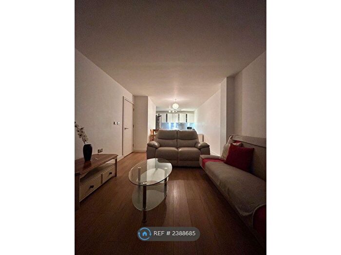 1 Bedroom Flat To Rent In High Street, Slough, SL1