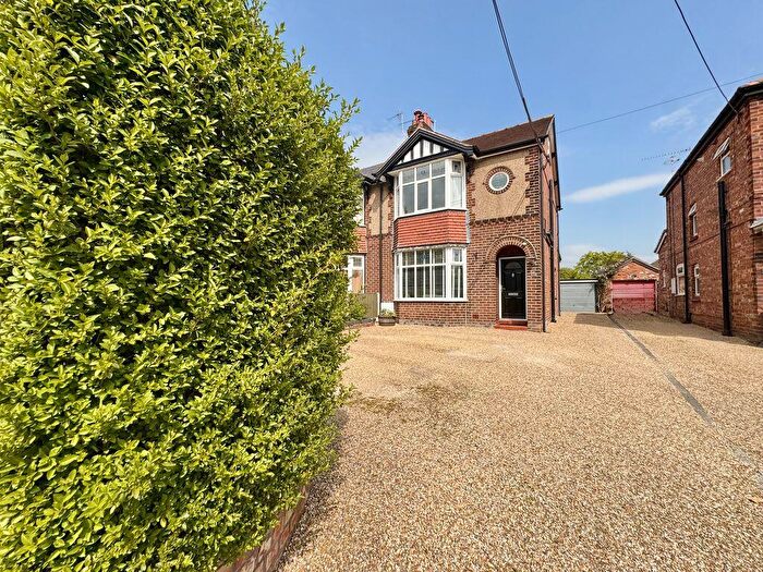 3 Bedroom House For Sale In London Road, Holmes Chapel, CW4