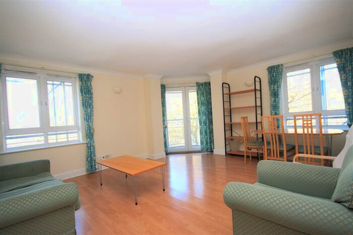 2 Bedroom Flat To Rent In Rainbow Quay, Surrey Quays, London, SE16