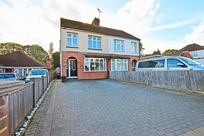 3 Bedroom Semi Detached House For Sale In Durham Road, Gillingham, ME8