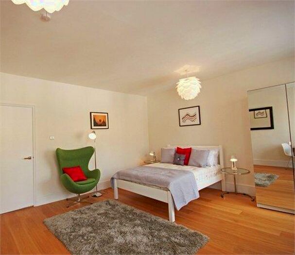 Flat To Rent In Gloucester Place, Marylebone, London, NW1