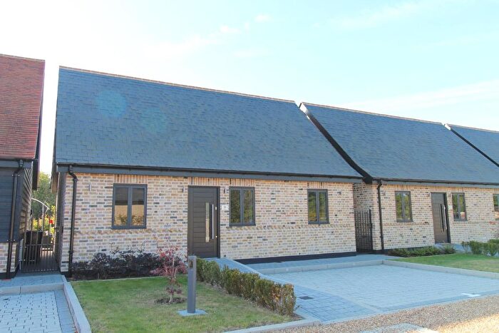 3 Bedroom Detached House For Sale In Dennises Lane, South Ockendon, RM15